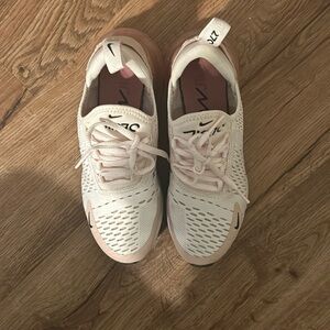 Nike Women's Air Max 270 Shoes-Light Soft Pink/Pink